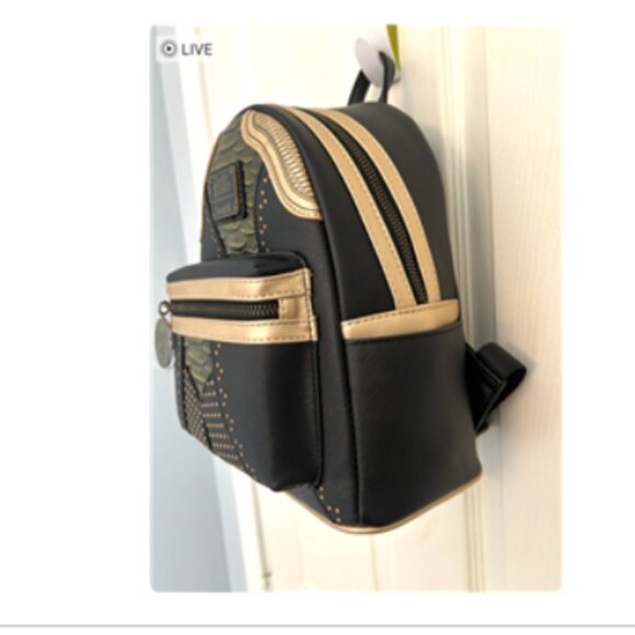 Loungefly Game Of Thrones Queen Cersei Armor Mini Backpack Limited Edition NWT - Picture 2 of 4